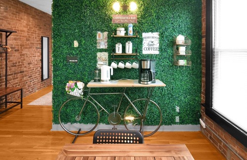 Olde Towne East House | Urban Loft 2-story 1BR Near DT on Historic Street