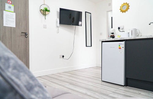 Adamsdown Apartment | Urban Oasis: 1-Bedroom Gem