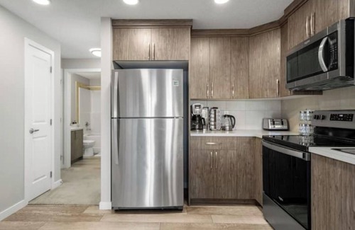 Sage Hill House | Urban Oasis 1 BR W parking