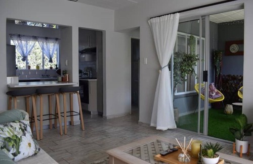 Greater Johannesburg Metropolitan Area Apartment | Urban oasis-fast always-on Wi-fi, luxury amenities