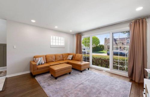 Skokie House | Urban Oasis - Kid Friendly - Quiet Street