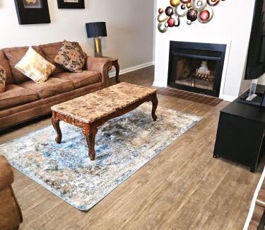 Huntsville House | Urban Oasis Retreat in the Southwest!