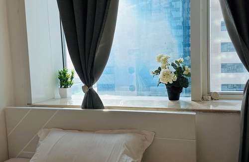 Dubai Hostel | Urban Panda Hostel Tiger Marina