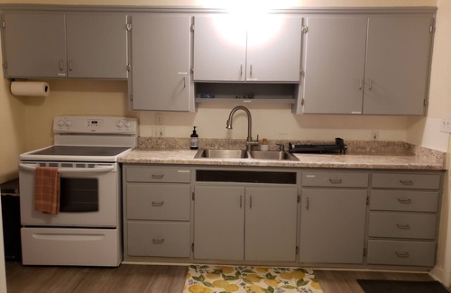West Eugene House | Urban Retreat! 1 mi to downtown. 2.5 mi to University of Oregon/Autzen stadium