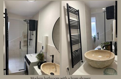 Wurzburg City Centre Apartment | Urban Retreat - Central and Historic