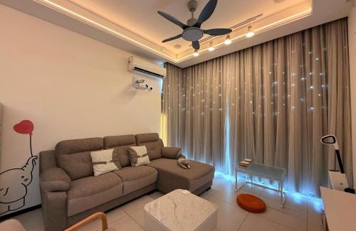 George Town Apartment | Urban Suites - Dolphin's Home