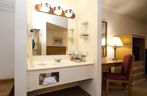 Urbana Hotel | Urbana Inn & Suites