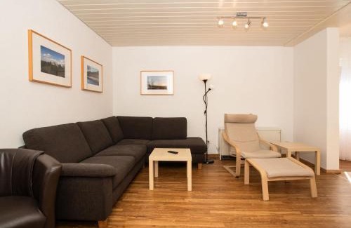 Reichenbach House | Urbane Holiday Home near Lake