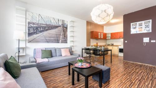 Nove Mesto Apartment | UrbanElegance Escape, top location, private parking