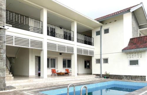 Tretes Hotel | Urbanview Wisma Nirwana Tretes by RedDoorz