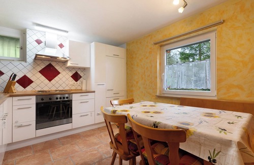 Lossburg Apartment | „Urlaub im Häusle“with covered terrace, garden and WLAN, not approved for craftsmen