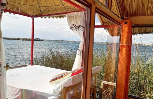 Puno Cabin | Uros Qhota Uta Lodge