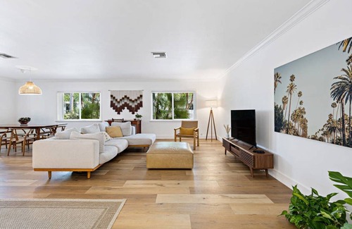 Hendricks and Venice Isles Apartment | Apartment ∙ 2 bedrooms ∙ 5 guests