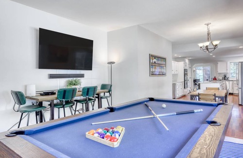 Round Hill Village House | 317 m² House ∙ 6 bedrooms ∙ 10 guests