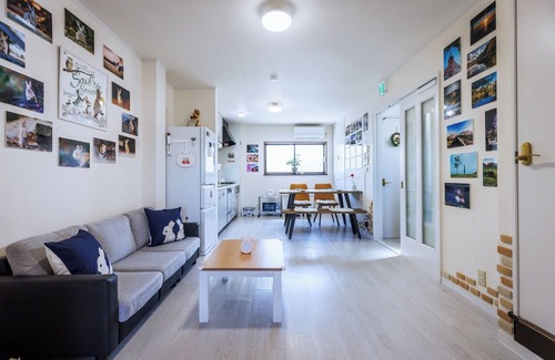 Joto House | Usagi no Ya is a private house located along the r - Usagi no Ya/Osaka Ōsaka