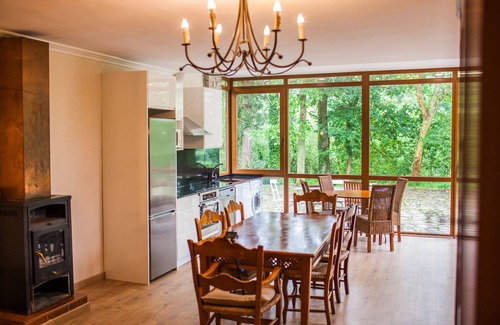 Amurrio Cottage | Usko Rural Cottage with pool, tennis court and gardens
