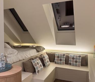Neuchatel Apartment | V&V Sunset