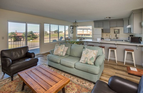 Gearhart Condo | V467 2 Bedroom 1st Floor renovated, Pet Friendly, No cleaning fees