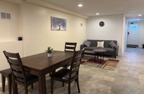 McGinley Square House | V6 please contact us before booking This is private room, not entire place