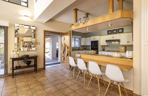 Emfuleni Villa | Vaal River YOLO Spaces - Vaal River Bush Lodge