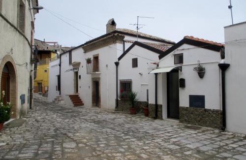 Grottole House | Vacanza alla Chiesa Diruta