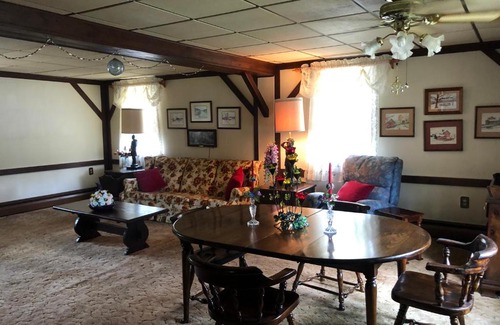 Robertsdale House | Vacation 4 BEDROOMS HOME NEAR LAKE in Robertsdale