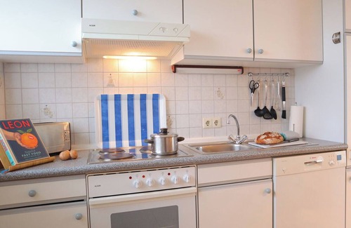 Neufeld Apartment | Vacation apartment "Nordseebrise" just a few minutes' walk from the dyke!