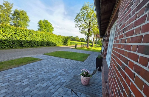 Sudbrookmerland Apartment | Vacation apartment in Südbrookmerland 20 km to the North Sea