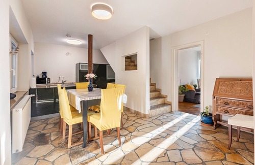 Friedrichsdorf Apartment | Vacation apartment 'The Green Park Nest Frankfurt' with terraces, WiFi and air conditioning