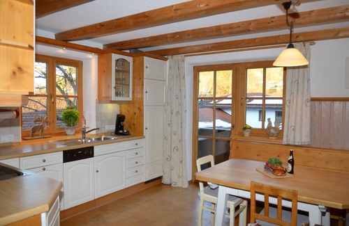 Marquartstein Apartment | Vacation apartment- 8 persons, 130sqm, 3 bedrooms, large balcony, WLAN