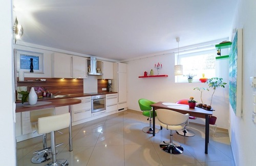 Bad Urach Apartment | Vacation apartment 47 sqm in the basement, bright and modern, quiet with shared use of the garden