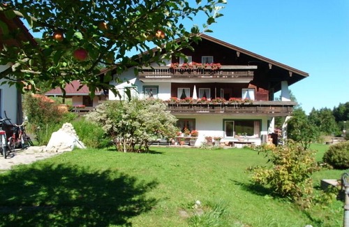 Inzell Apartment | Vacation apartment Bergblick, 3 pers, 1 bedroom, 1 bed-sitting room, balcony, 45 sqm