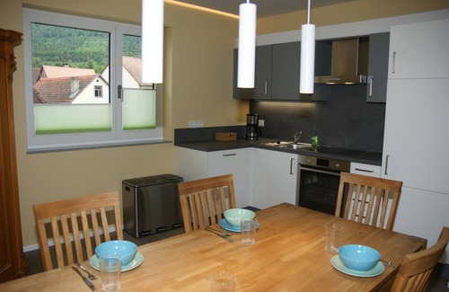 Mondfeld House | Vacation apartment 'Burgblick'