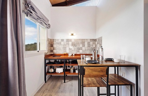 Tegueste Apartment | Vacation Apartment 'Casa Lomo El Aire Laurel' with Sea View, Shared Pool and Wi-Fi