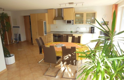 Hubertshofen Condo | Vacation apartment with lake view