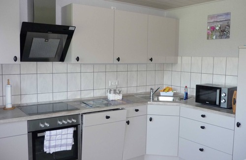 Oxlund Apartment | Vacation apartment 2 - Ferienhof Petersen: Vacation in the inland