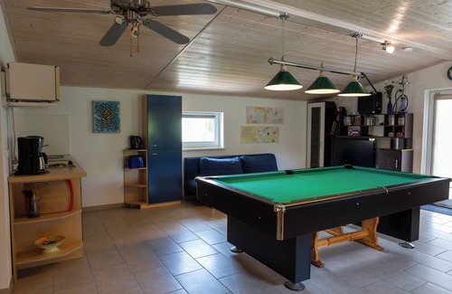 Hallbergmoos Apartment | Vacation apartment in Hallbergmoos, near Munich Airport, Therme Erding