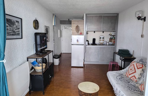 Saint-Hippolyte Apartment | Vacation apartment - Splendid sea view, Private parking