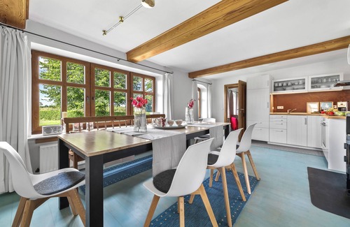 Steinberg Apartment | Vacation apartment in the country house "Hohe Luft" with large garden and 1500m to the Baltic Sea