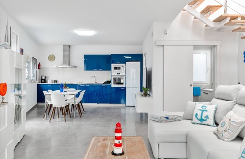 La Santa Apartment | Vacation Apartment 'Sparrow' with Wi-Fi and Air Conditioning