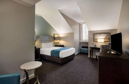French Quarter Resort | Vacation Day Is Always A Great Idea! Near Jackson Square. Pets Allowed