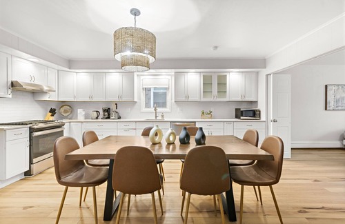 Bayonne Apartment | Vacation Duplex Home Near NYC and Airport– with Movie Theater and Gym