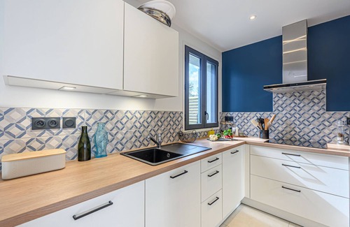 La Trinite-sur-Mer House | Vacation home Le Spi by Interhome