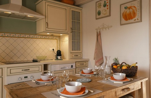 Longeves House | Vacation home/2 bedrooms/La Rochelle 15 min away/Walled garden/WIFI/Holiday vouchers