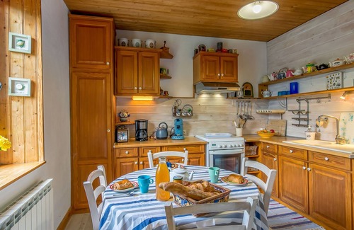 Locquirec House | Vacation home Bleue by Interhome