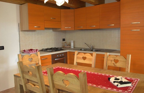 Planaz House | Vacation Home "Casa Girod - Il Rustico" with Mountain View, Private Terrace & Wi-Fi