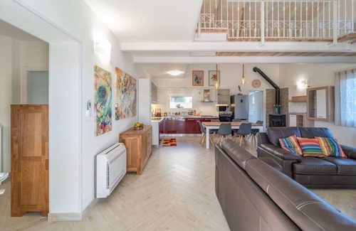 Sassari House | Vacation Home "Capriccio Mediterraneo" with Sea View, Air Conditioning, Terrace & Garden