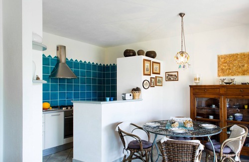San Pantaleo House | Vacation Home "Casa magnolia San Pantaleo" with A/C, Garden & Terrace; Parking Available