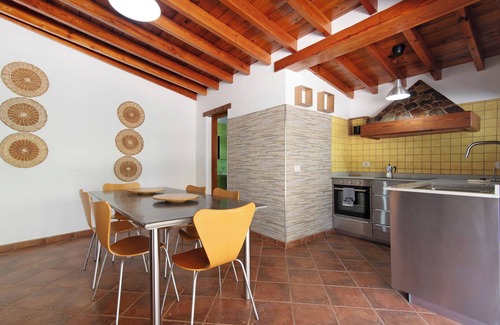 Las Lagunetas House | Vacation Home 'Villa Alma' with Mountain View, Private Terrace and Private Garden