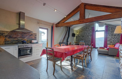 Gluiras House | Vacation Home "Gte De Chapelèche Les Glycines" with Private Terrace, Balcony & Wi-Fi
